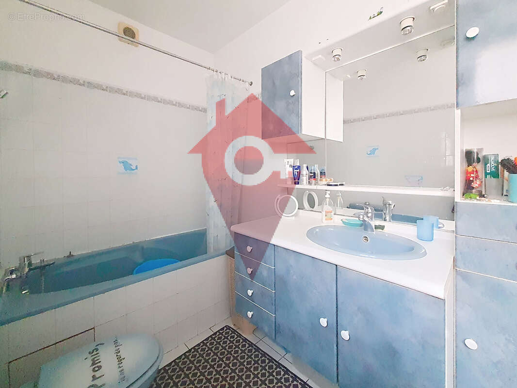 A Vendre Maison 3 chambres - 10mn à pied des écoles élémentaires - Collège et lycée proche - secteur calme - photo 12