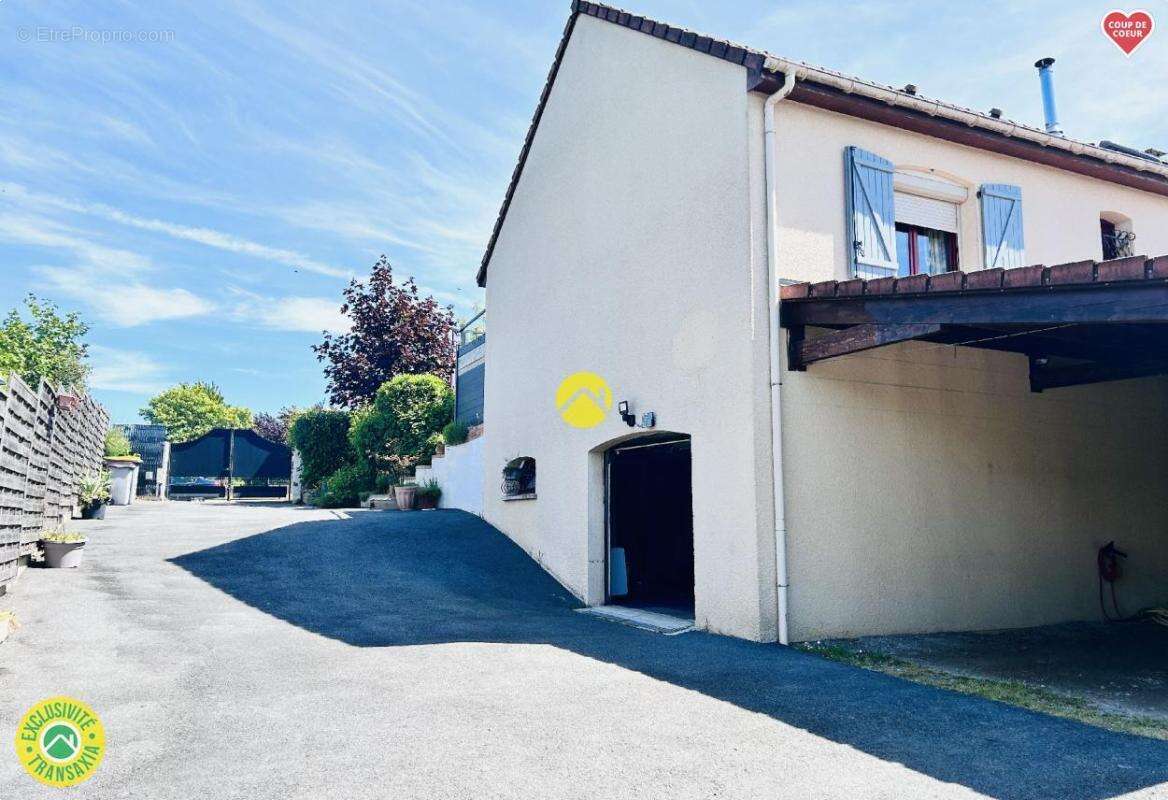 Maison à NERIS-LES-BAINS