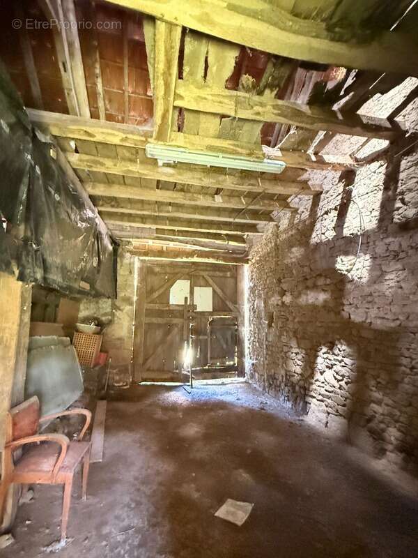 Maison à LA CELLE-DUNOISE