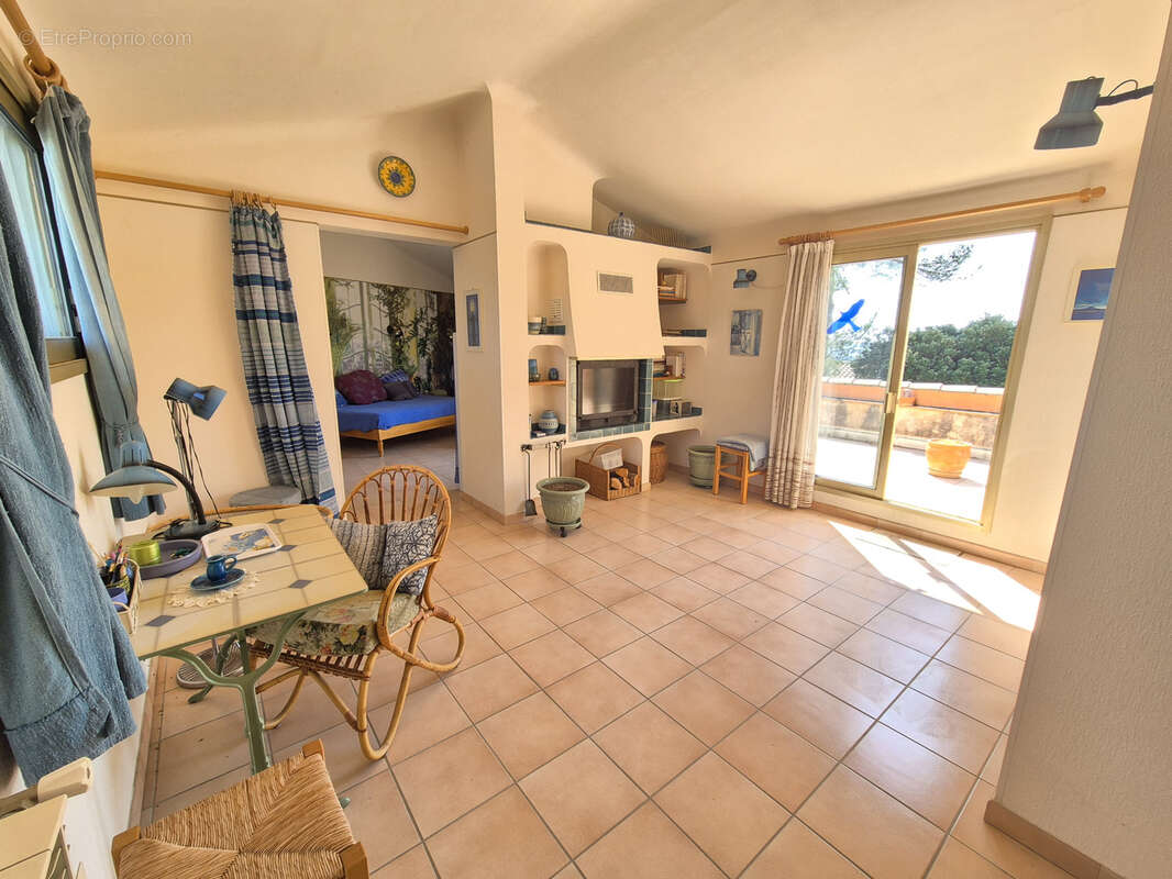 Maison de caractère de 177 m2   Quartier recherché de Costebelle - photo 12