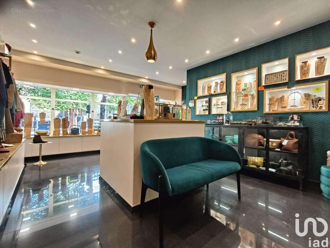 Photo 3 - Commerce à RUEIL-MALMAISON