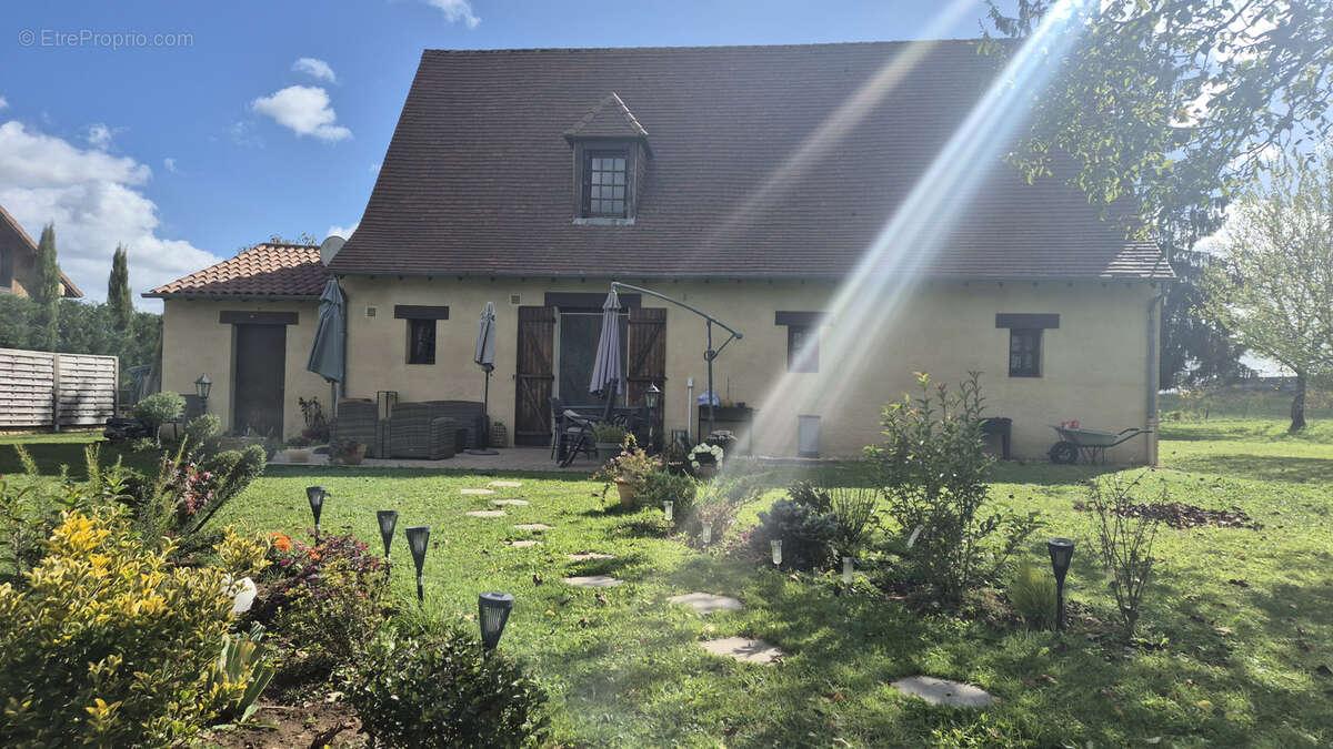 Maison à SAINT-CYPRIEN