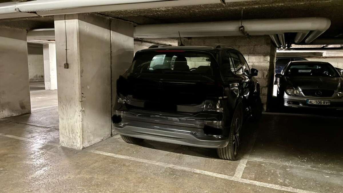 Stationnement - photo 2