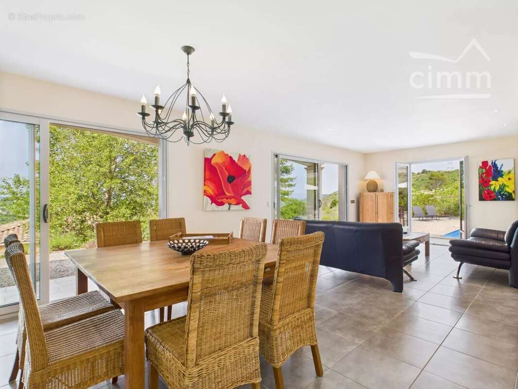 Villa contemporaine avec vue imprenable à Les Vans - photo 4