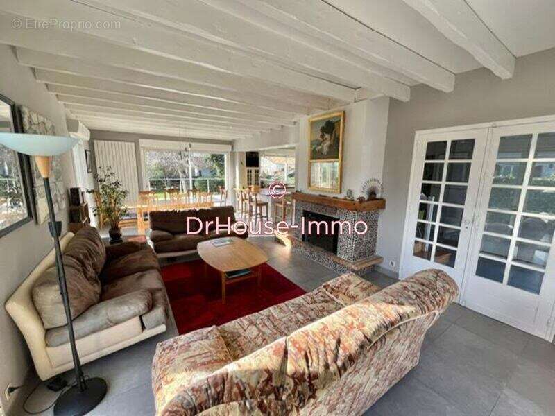 Maison à VILLENAVE-D&#039;ORNON