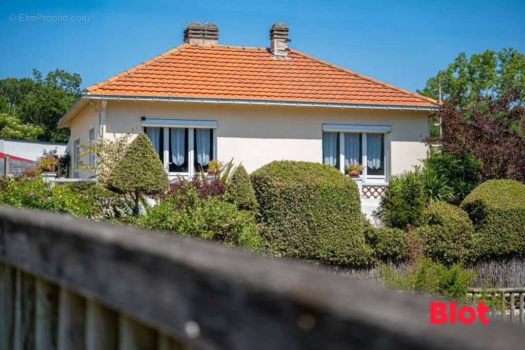 Maison à SAINT-MICHEL-CHEF-CHEF