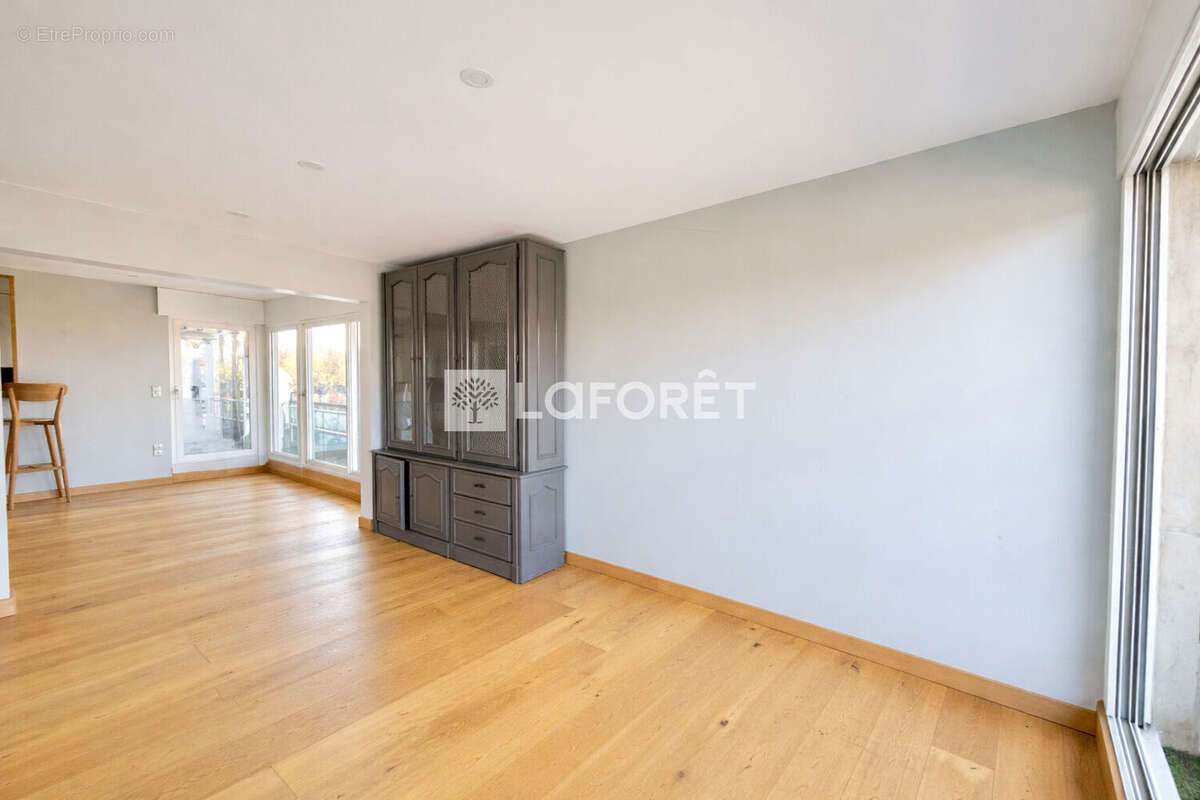 Appartement à LA CELLE-SAINT-CLOUD