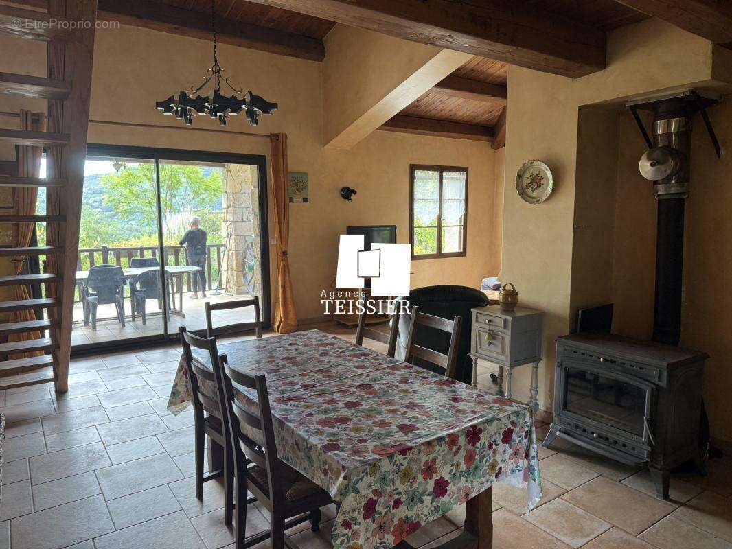 Maison à LES SALELLES