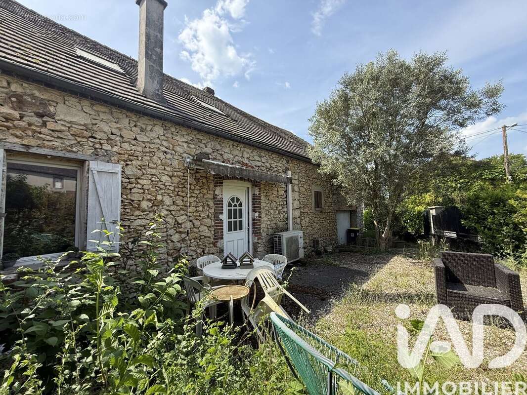Maison 107 m² à Everly  - photo 3