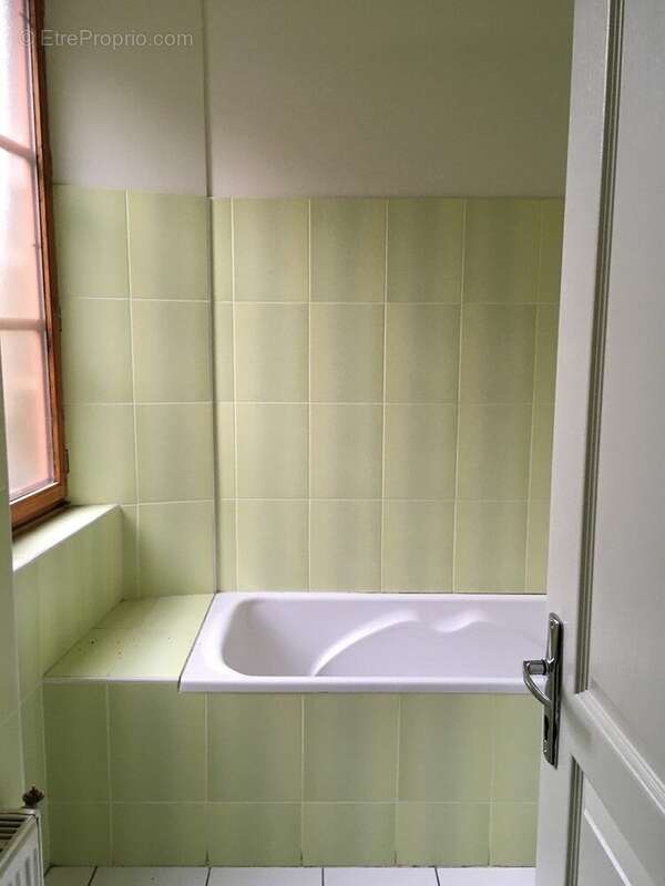 Commerce à SAINT-JUNIEN