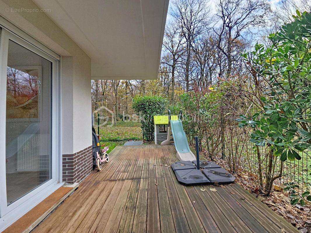 Appartement à EMERAINVILLE