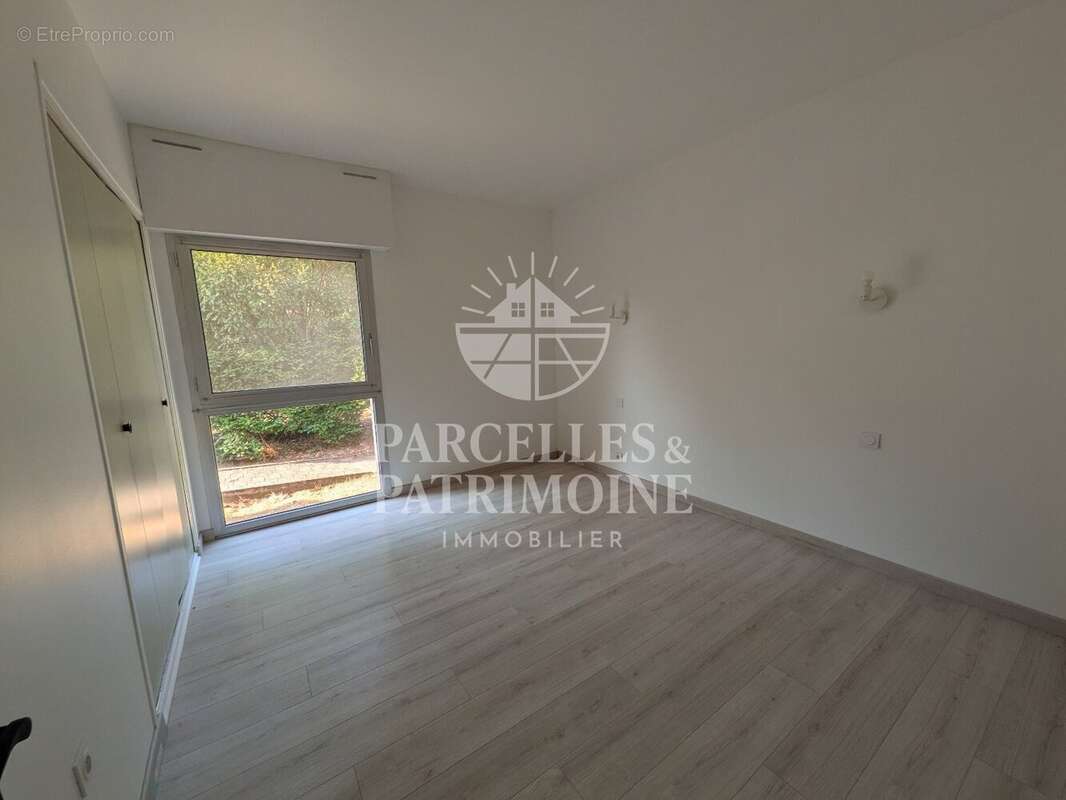 EXCLUSIVITÉ  Maison de plain-pied T4 de 98m² avec sous sol total sur un terrain de 1 209m² - photo 9