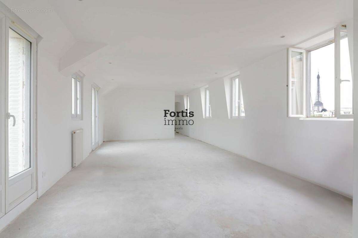 Appartement à PARIS-15E