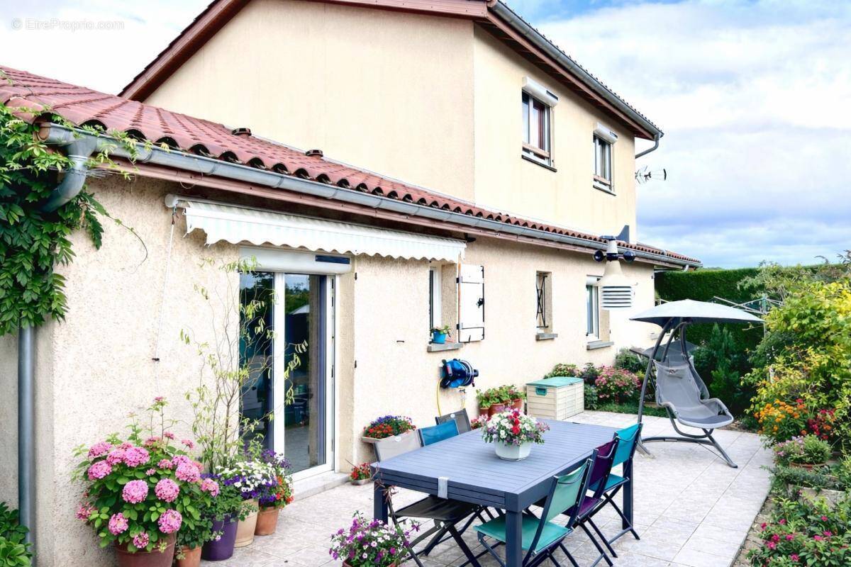Maison à LONGESSAIGNE