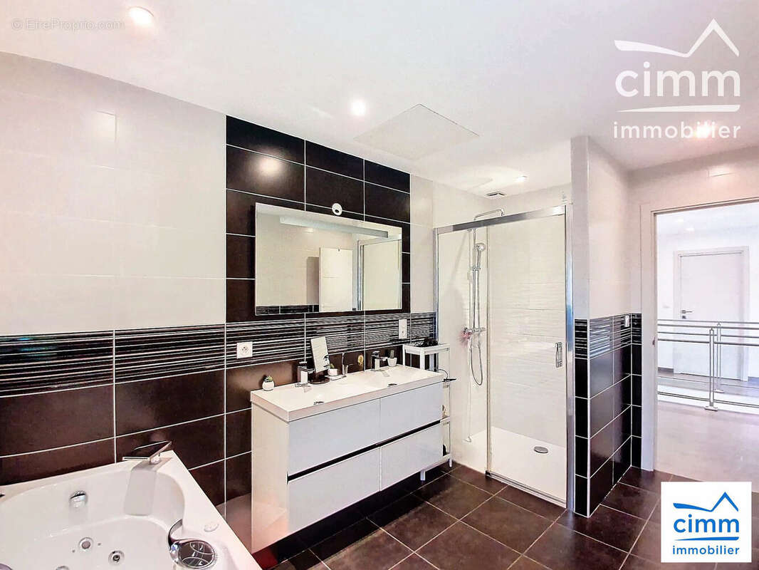 Maison à VERN-SUR-SEICHE