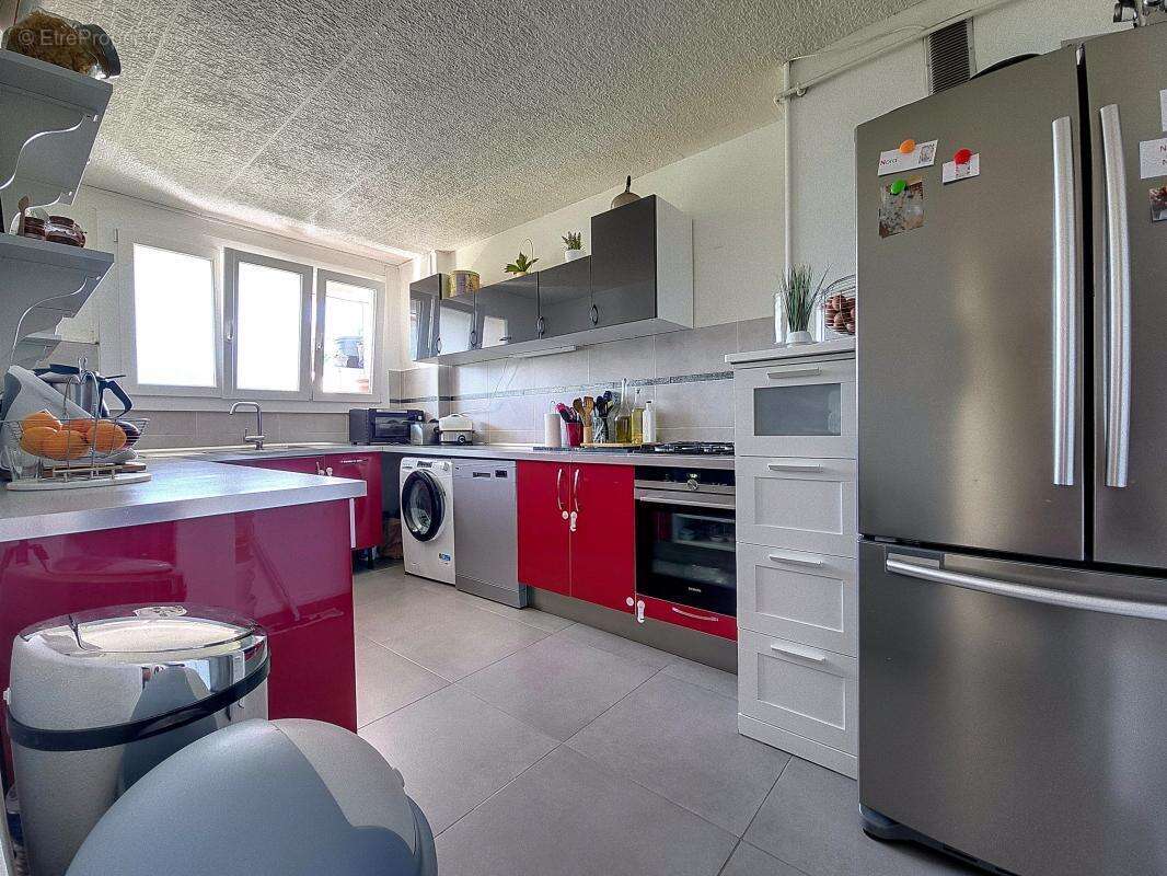 Appartement à CHENOVE