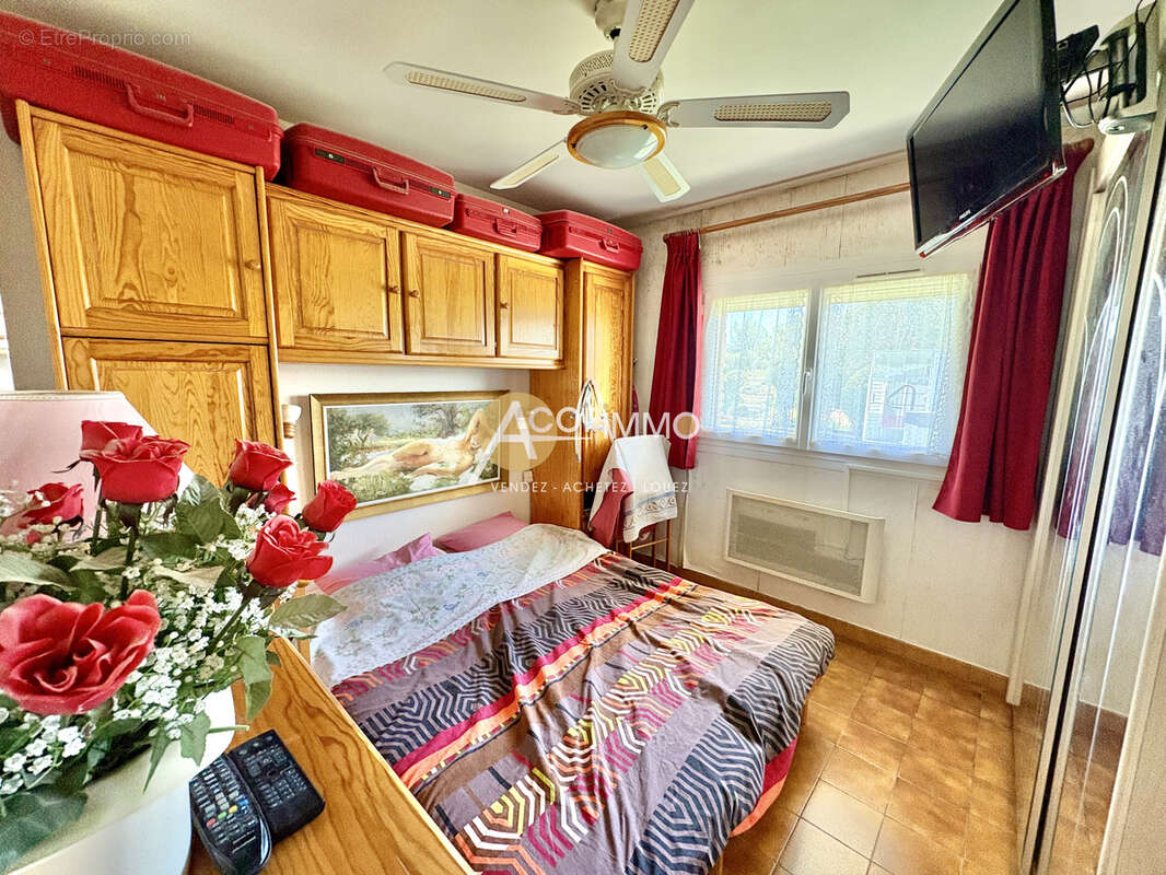 La Seyne, Grande maison d'habitation divisée en deux appartements au calme - photo 19