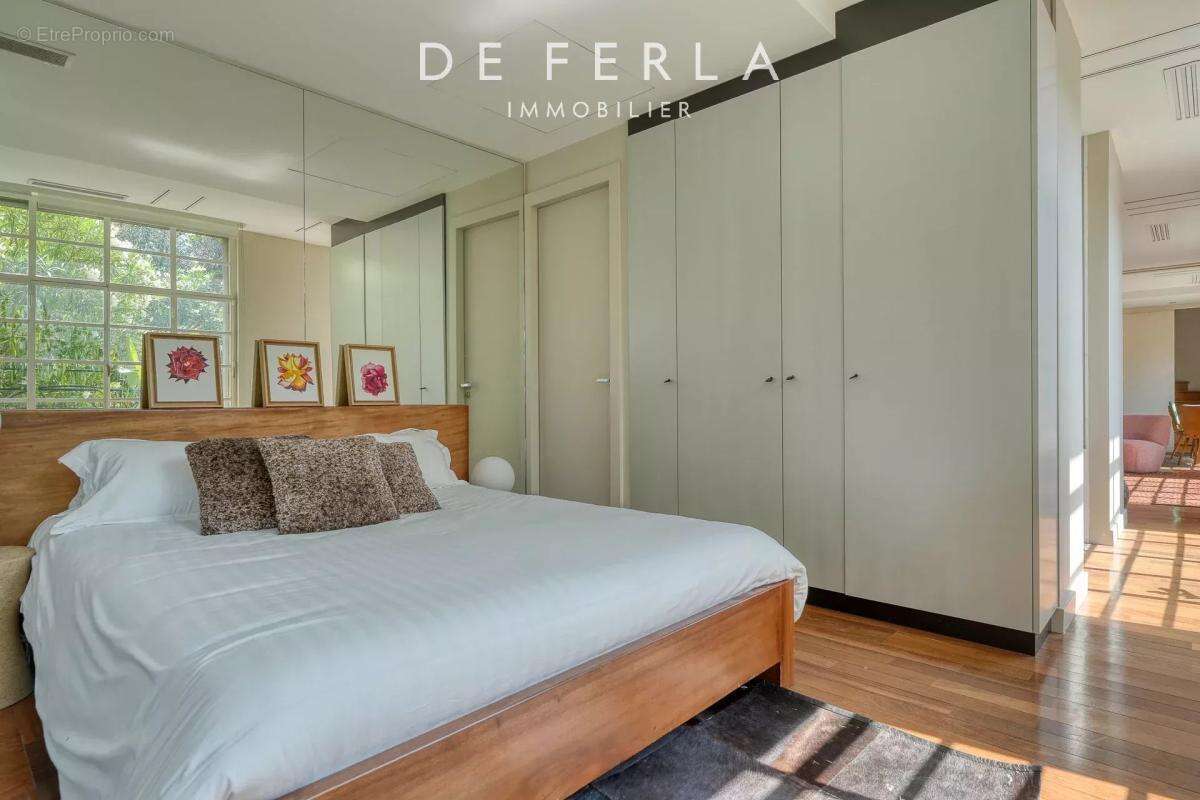 Appartement à PARIS-8E