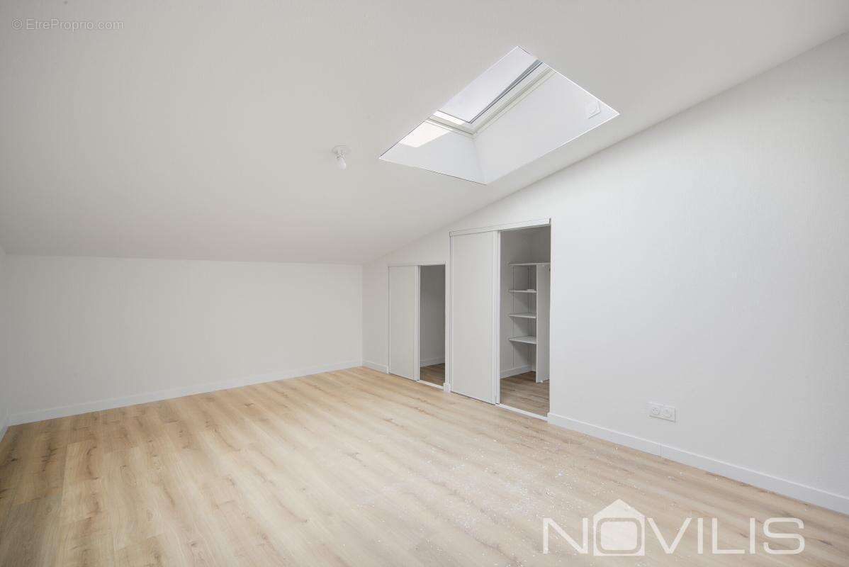 Appartement à BRUGUIERES