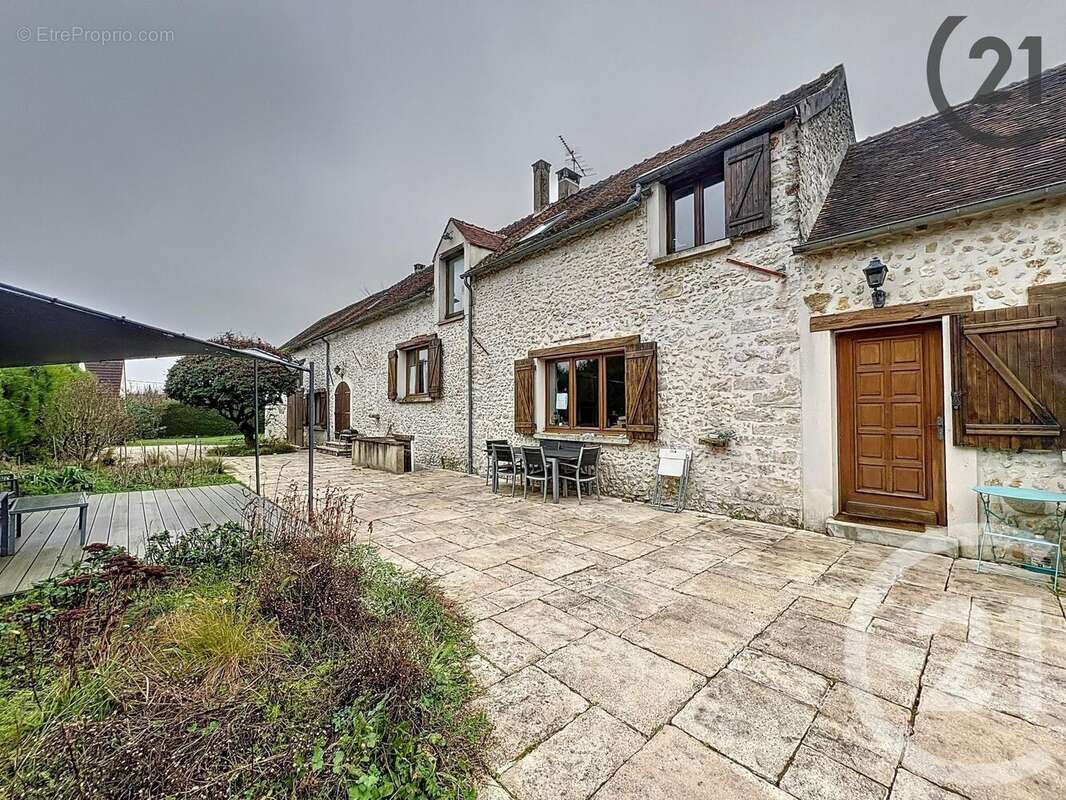 Maison à NOISY-RUDIGNON