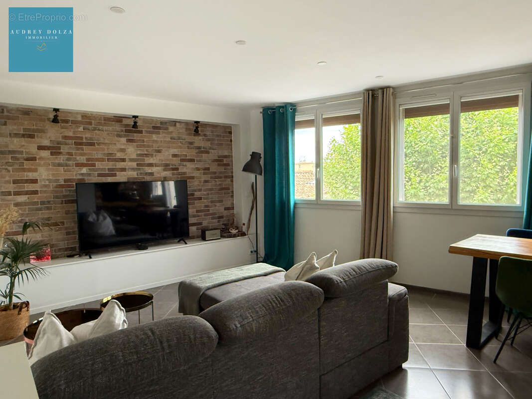 Appartement à ROGNAC