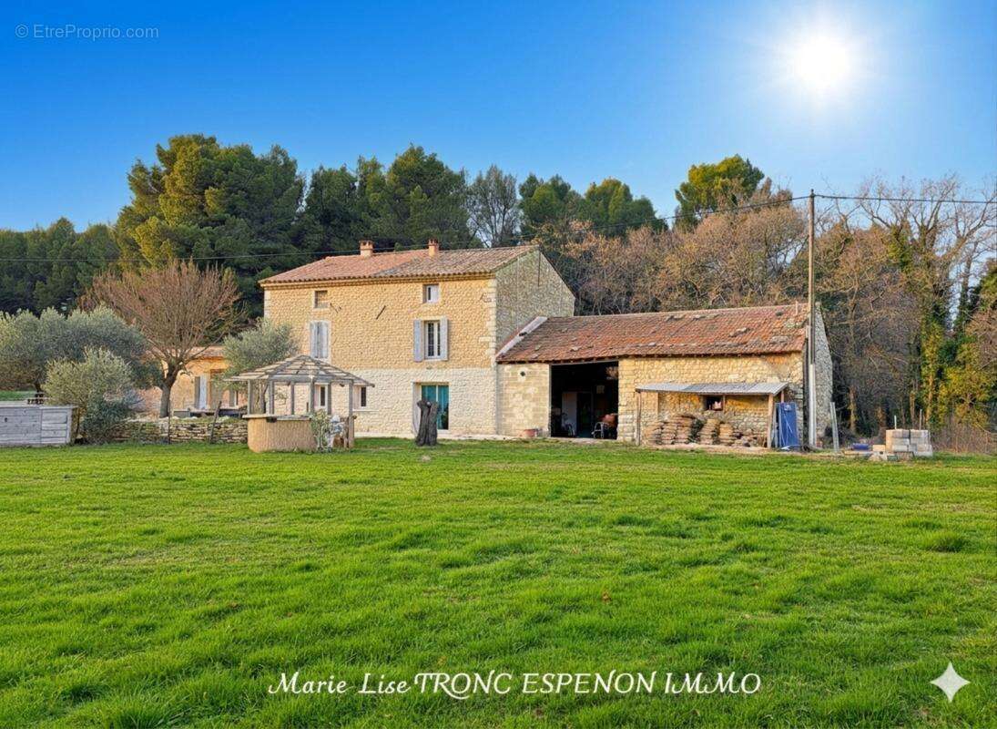 Maison à PERNES-LES-FONTAINES