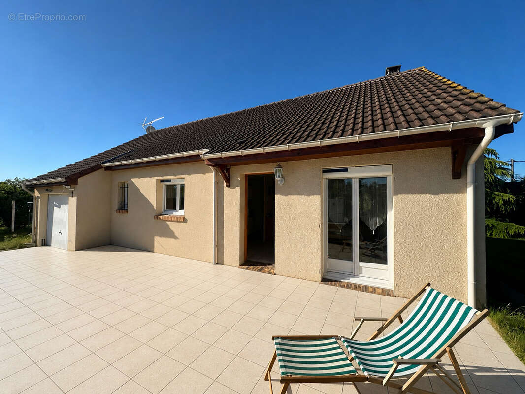 Maison à COURCELLES-SUR-SEINE