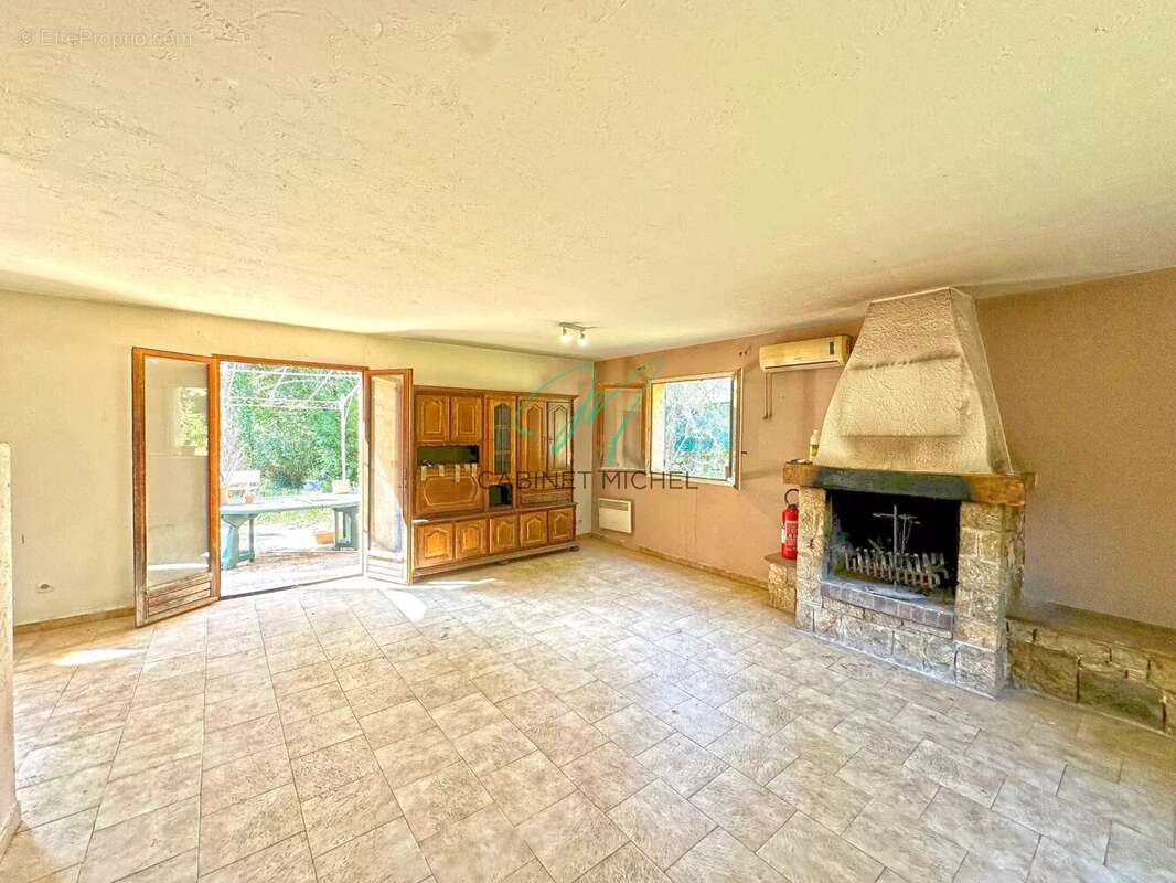 Maison à ROQUEFORT-LES-PINS