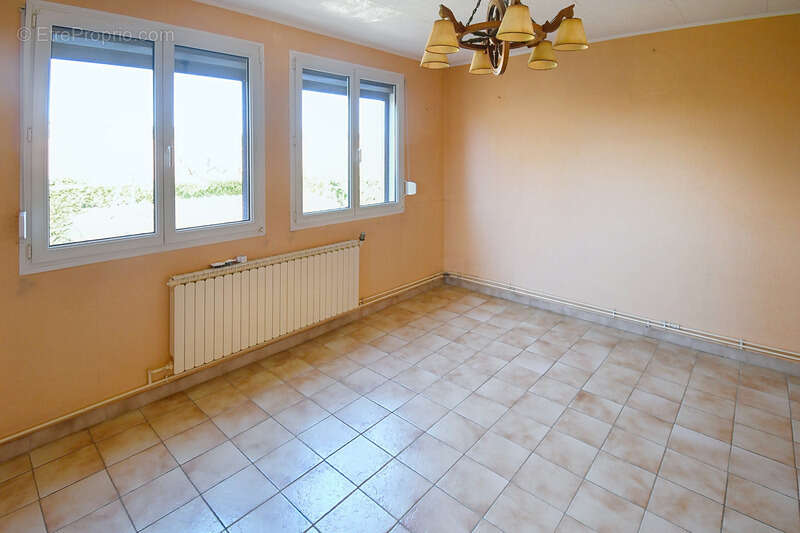 Maison à BEUVEILLE