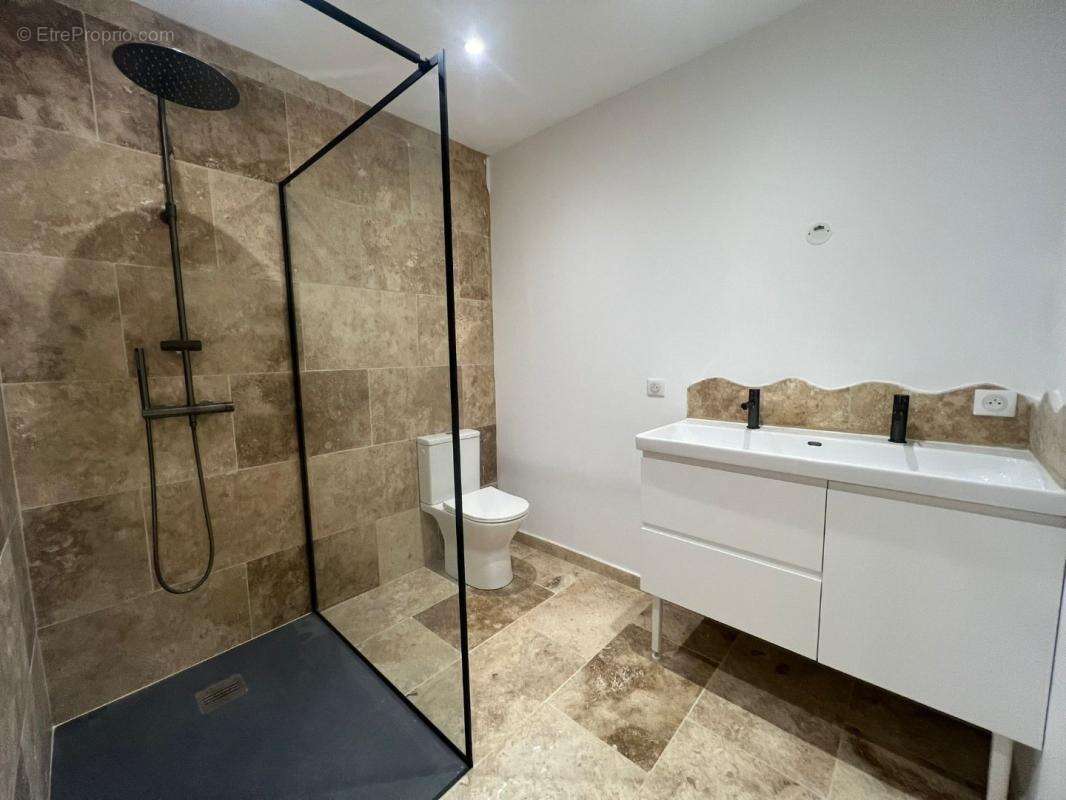 Maison à L'ISLE-SUR-LA-SORGUE