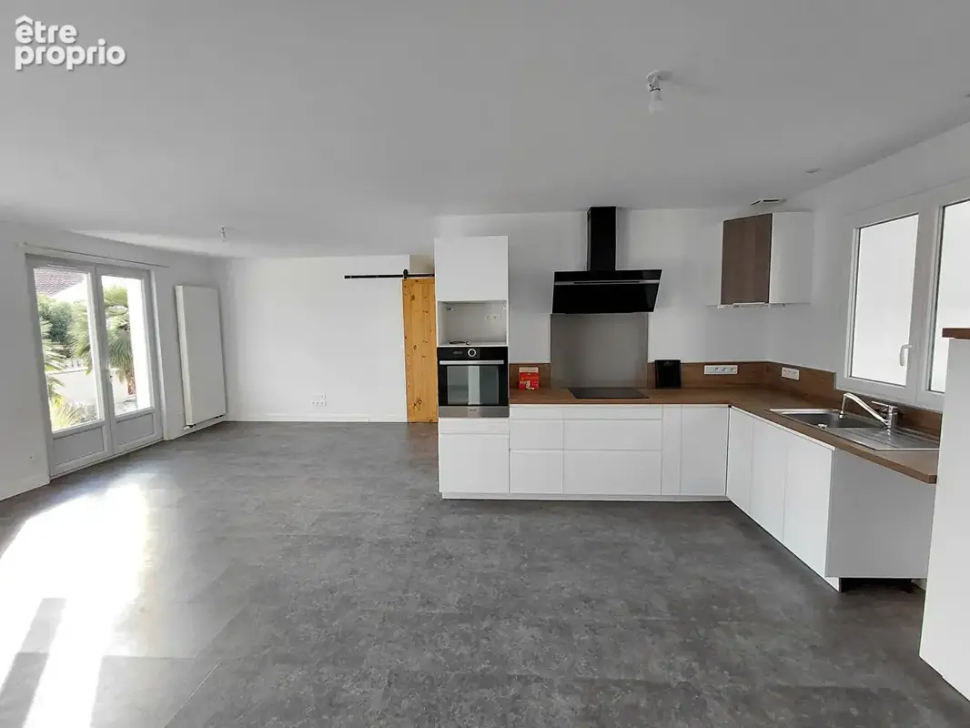 Maison entierement renovee de 126 m² dans le centre ville de challans - photo 10