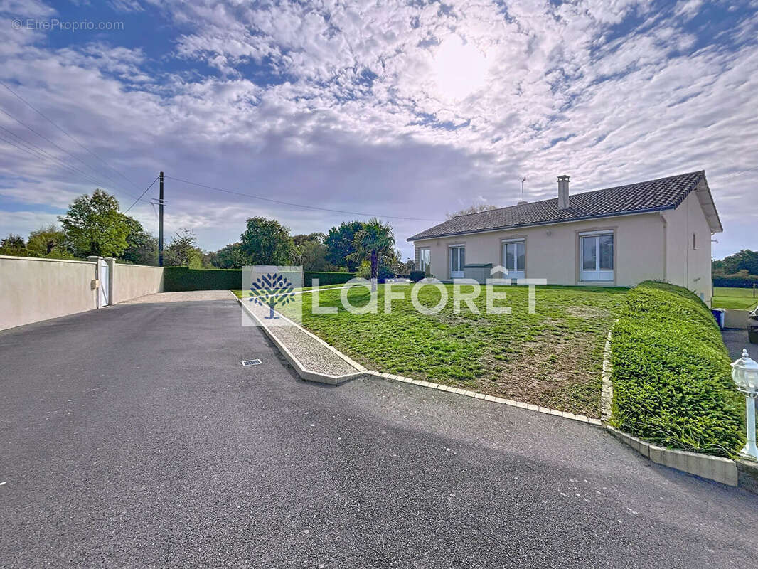 Maison à CHATILLON-SUR-THOUET
