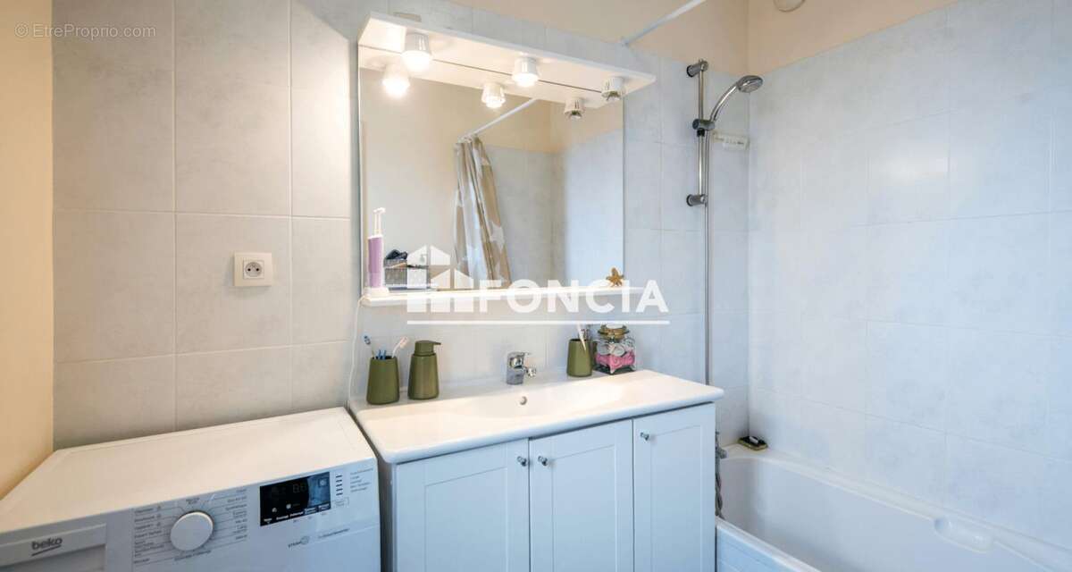 Appartement à ONET-LE-CHATEAU