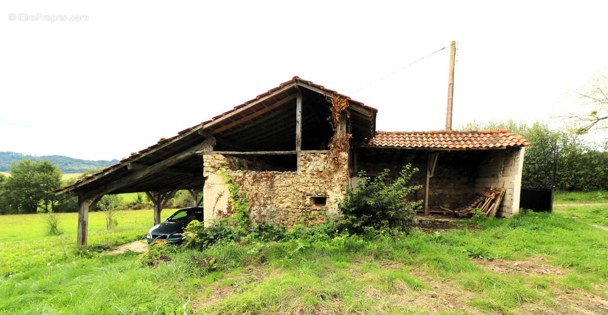 Maison à MONLEON-MAGNOAC