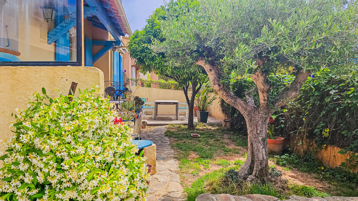 Maison à HYERES