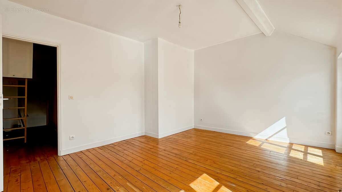 Maison à SAINT-NOM-LA-BRETECHE