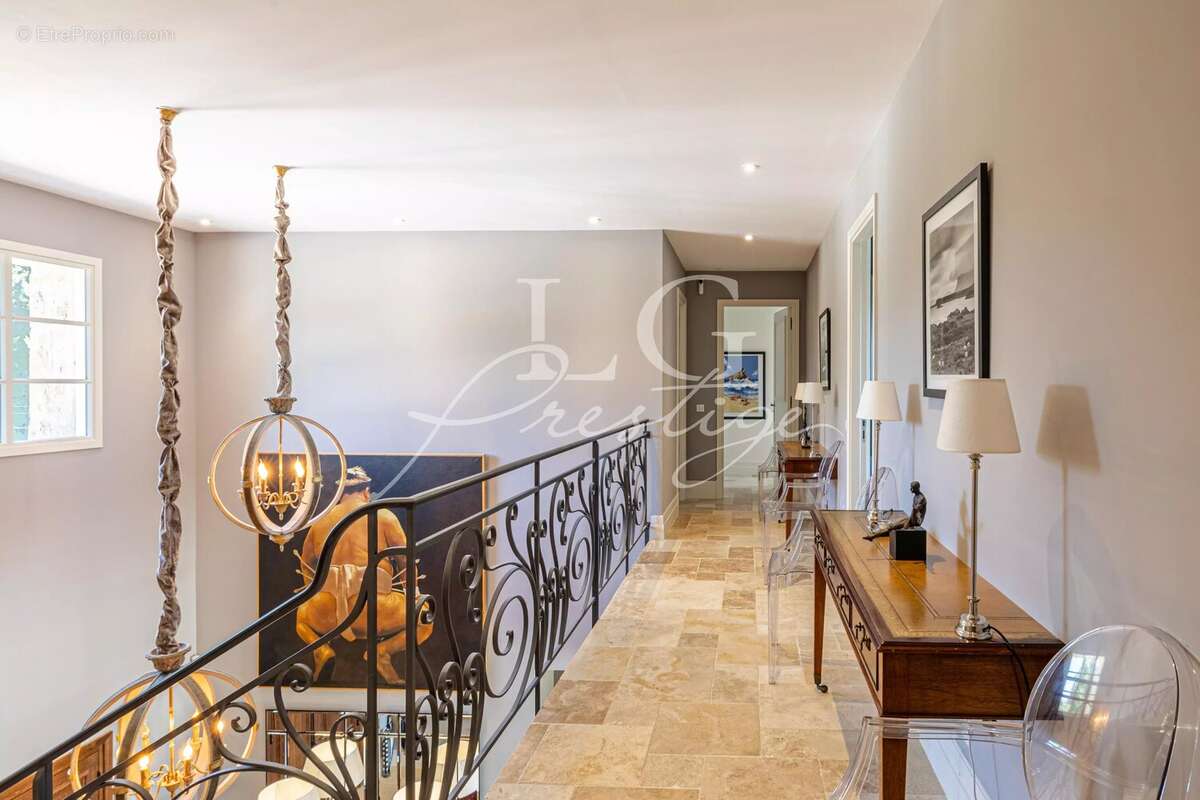 Maison à TOURRETTES