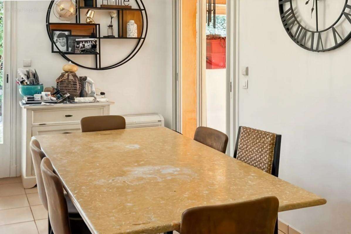 Maison à ROQUEBRUNE-SUR-ARGENS