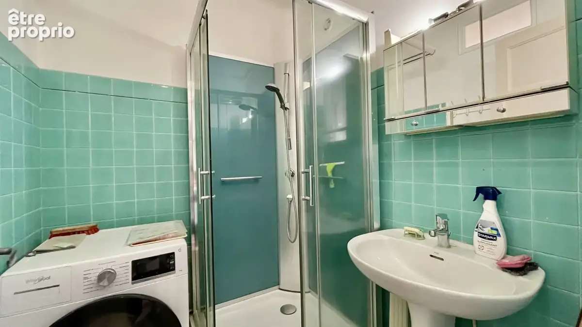 T3 traversant de 55 m2 / Étage élevé, balcon et cave / Lyon 7? - photo 6