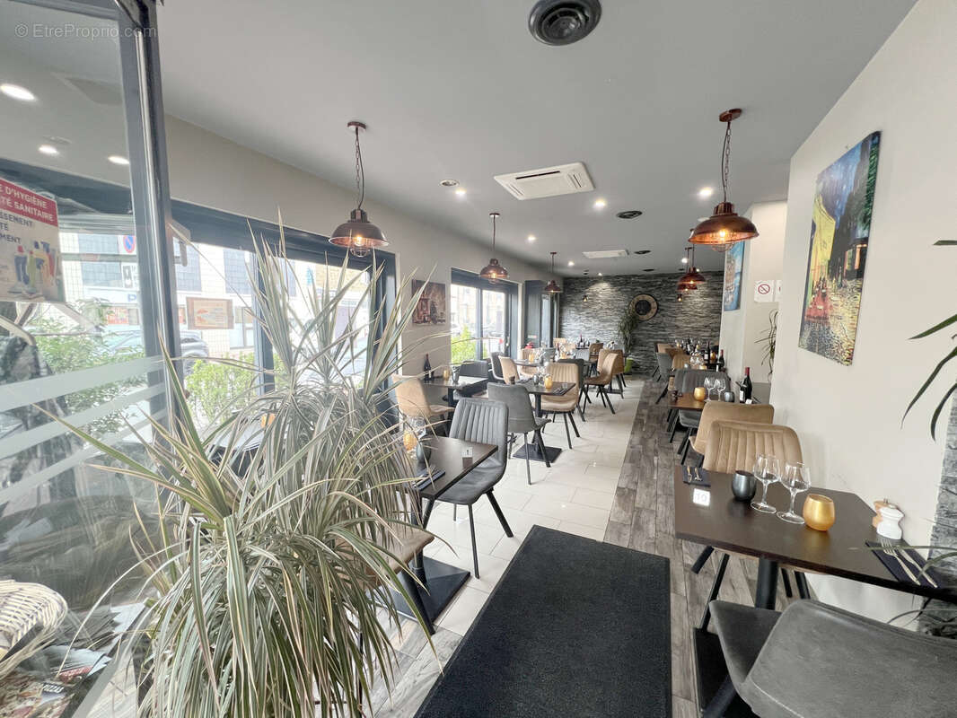 Commerce à SAINT-MAUR-DES-FOSSES