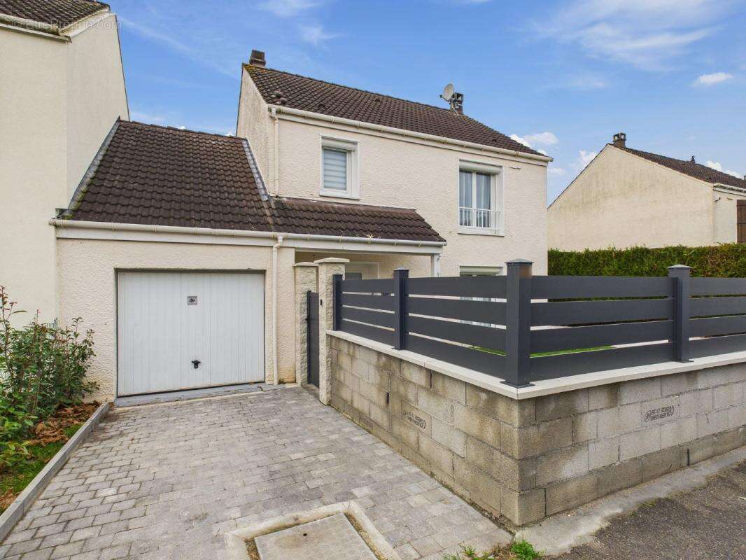 Maison à BRUYERES-SUR-OISE