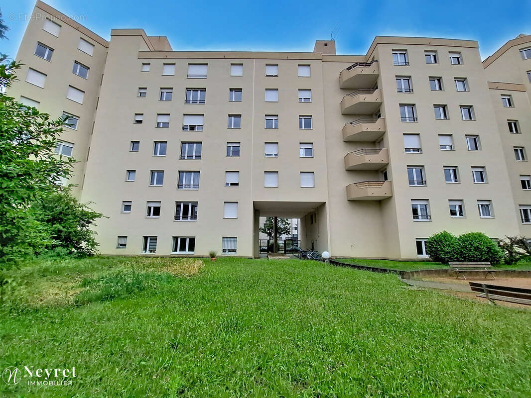 Appartement à LYON-8E