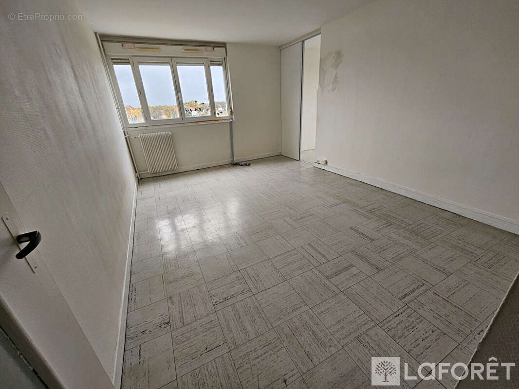 Appartement à ROMILLY-SUR-SEINE