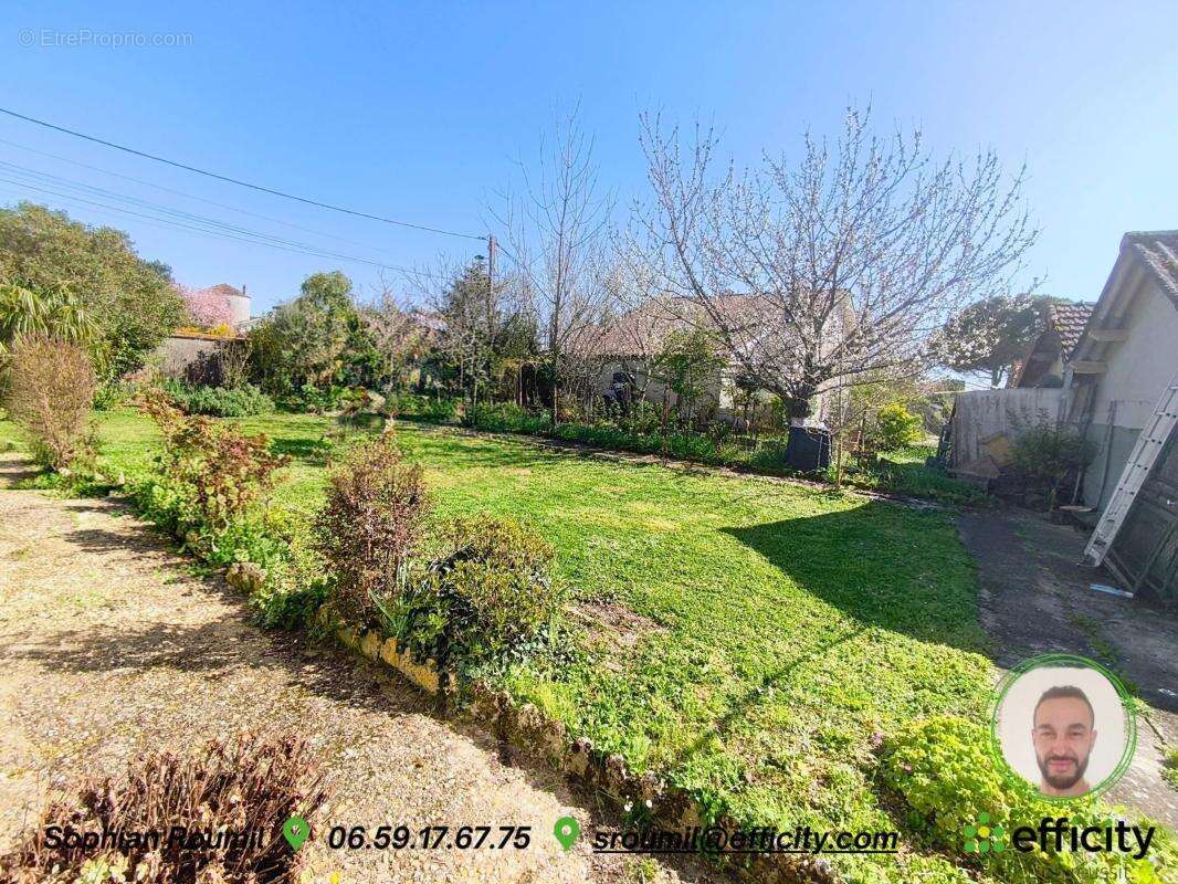 Maison à BARBEZIEUX-SAINT-HILAIRE