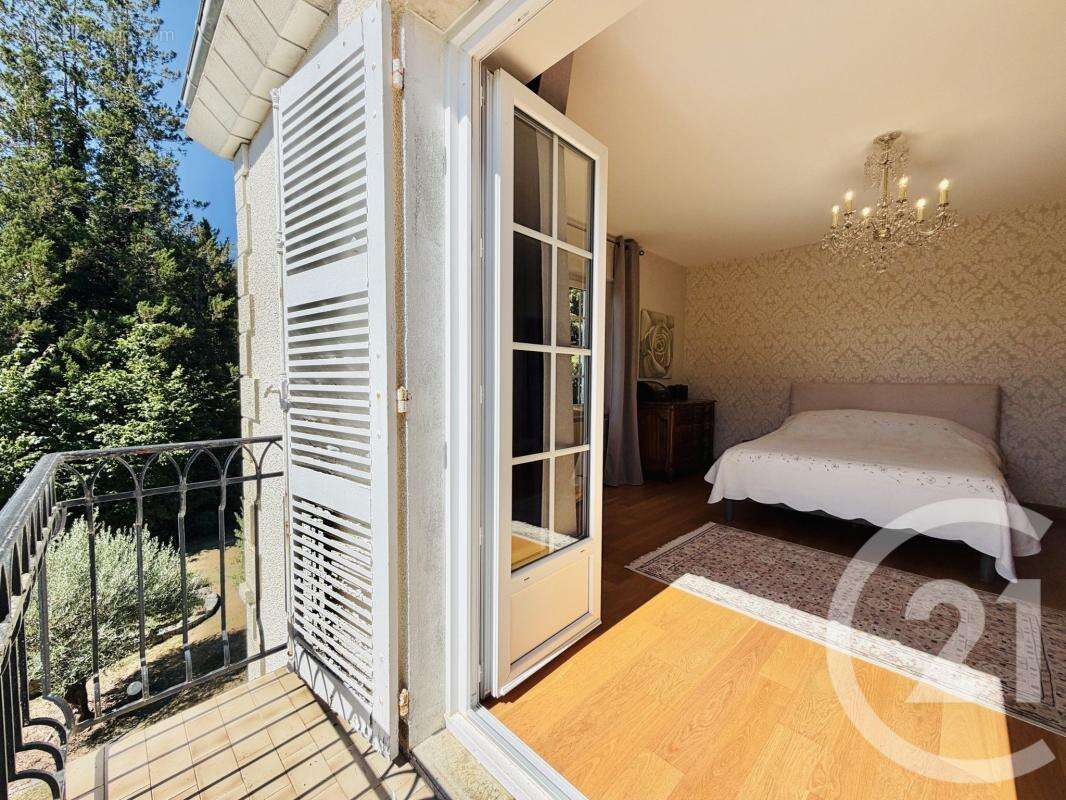 Maison 189 m² à Saint-Priest-Taurion  - photo 20