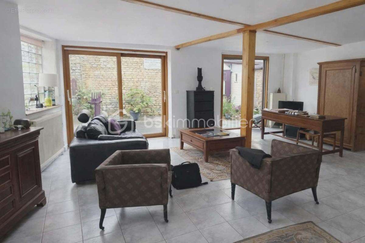 Commerce à CHARLEVILLE-MEZIERES