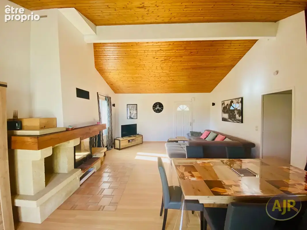 Maison T5 de 2001 sur 1300m2 de terrain clos ! - photo 10