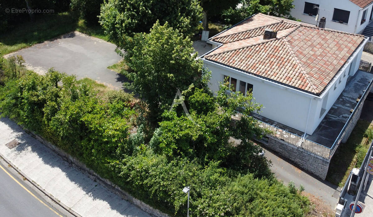 Maison à JONZAC