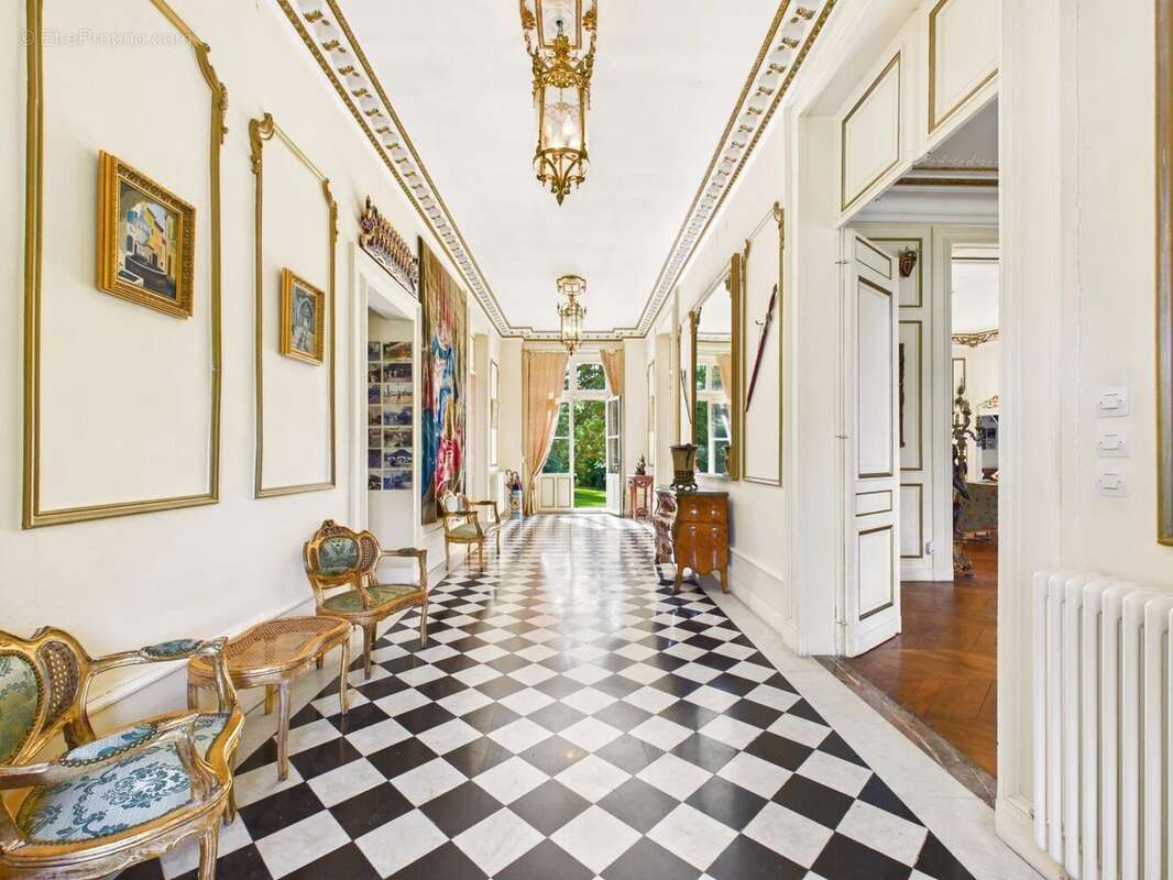 Maison à TOURNON-SAINT-PIERRE