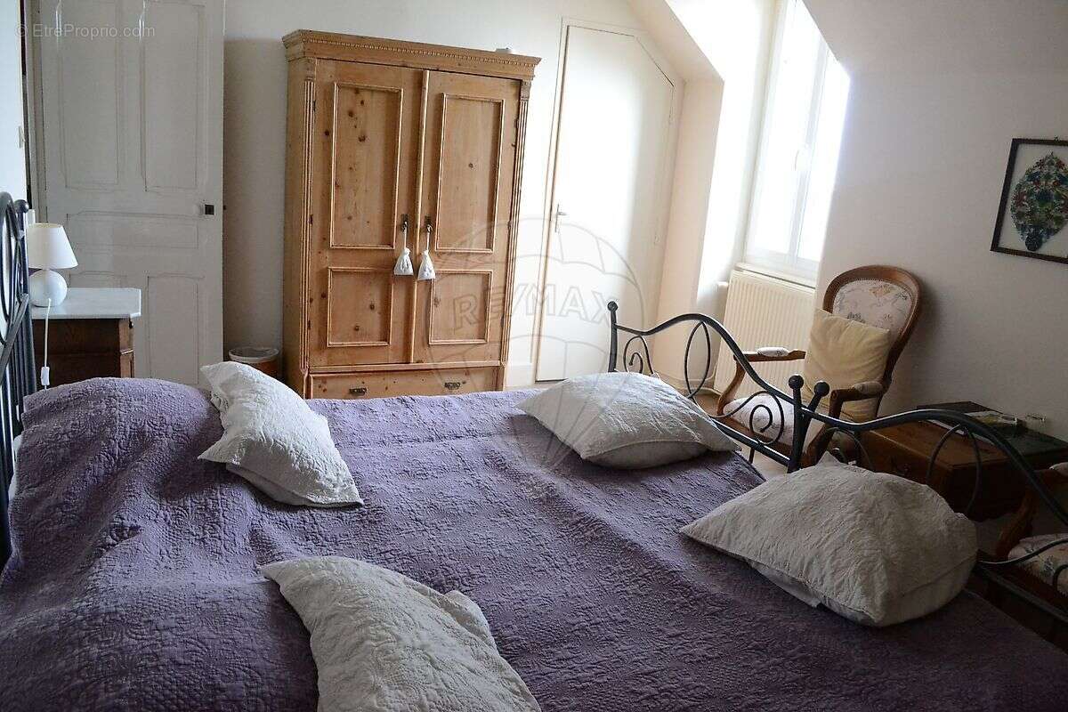 Maison à CERCY-LA-TOUR